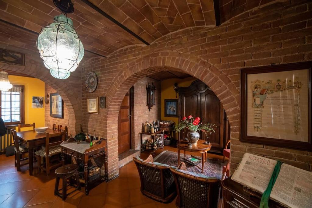 Casa Lazzaro Al Centro Di Siena Villa Luaran gambar