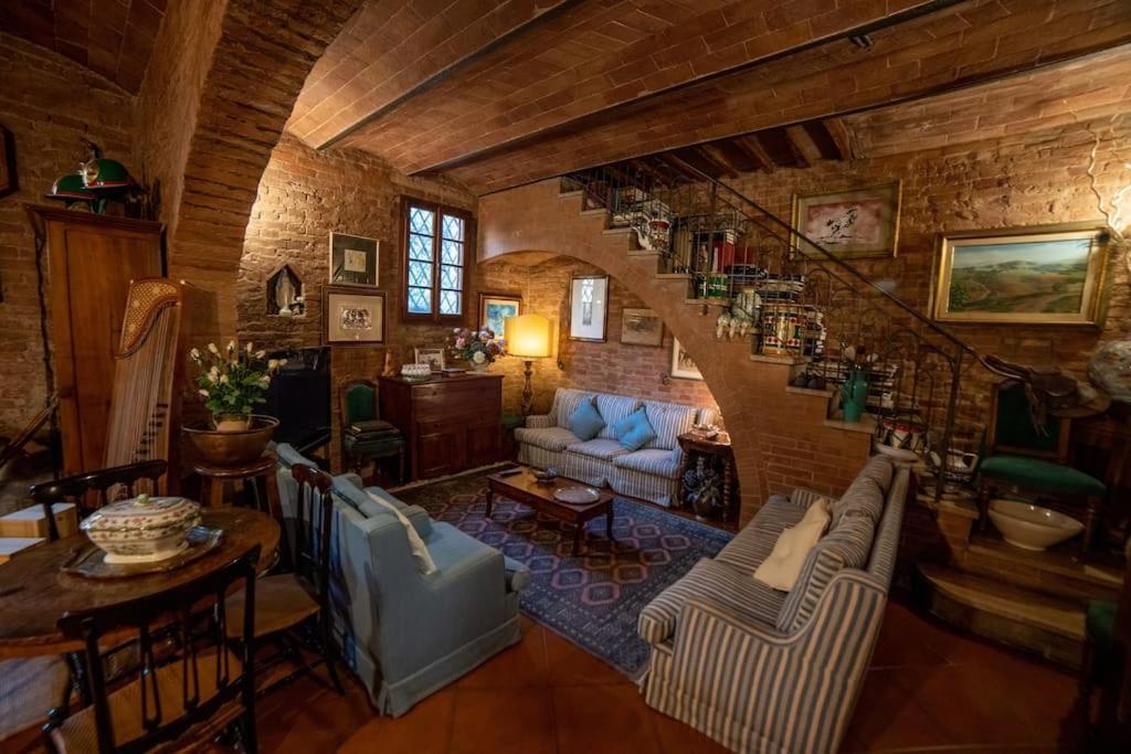 Casa Lazzaro Al Centro Di Siena Villa Luaran gambar