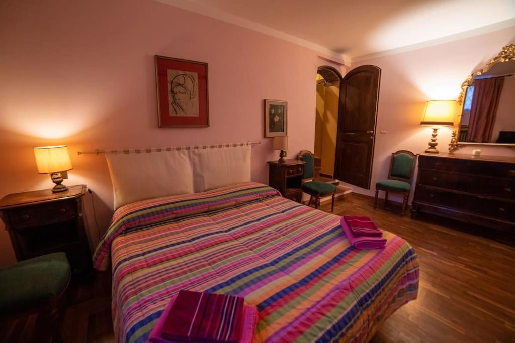 Casa Lazzaro Al Centro Di Siena Villa Luaran gambar