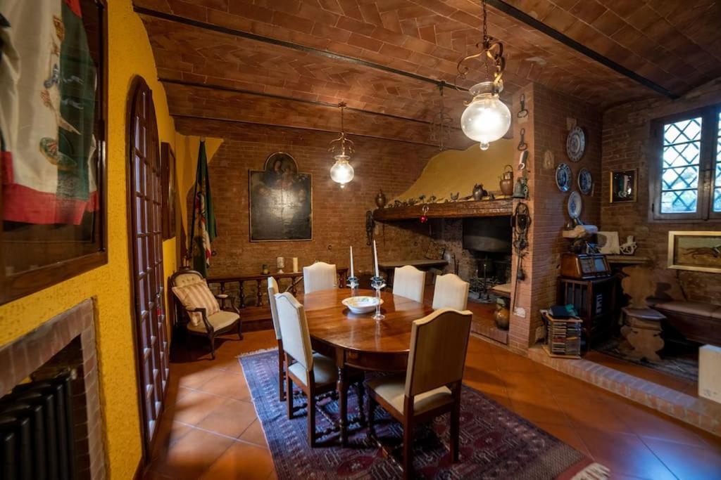 Casa Lazzaro Al Centro Di Siena Villa Luaran gambar