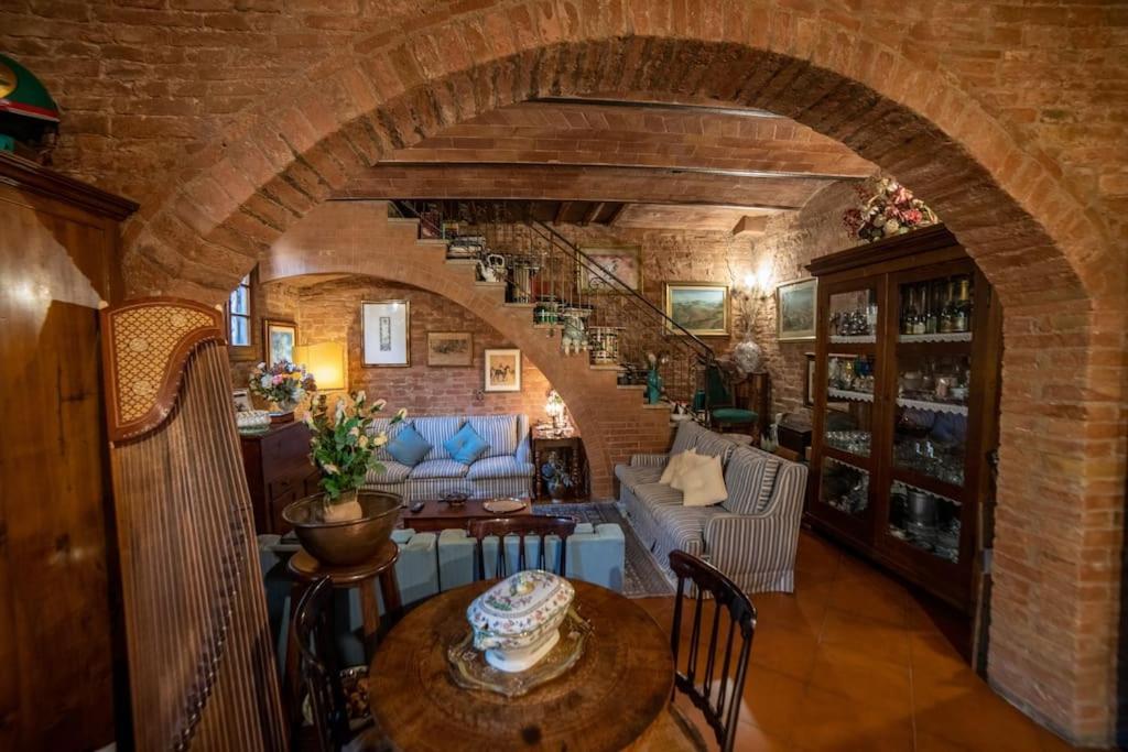 Casa Lazzaro Al Centro Di Siena Villa Luaran gambar